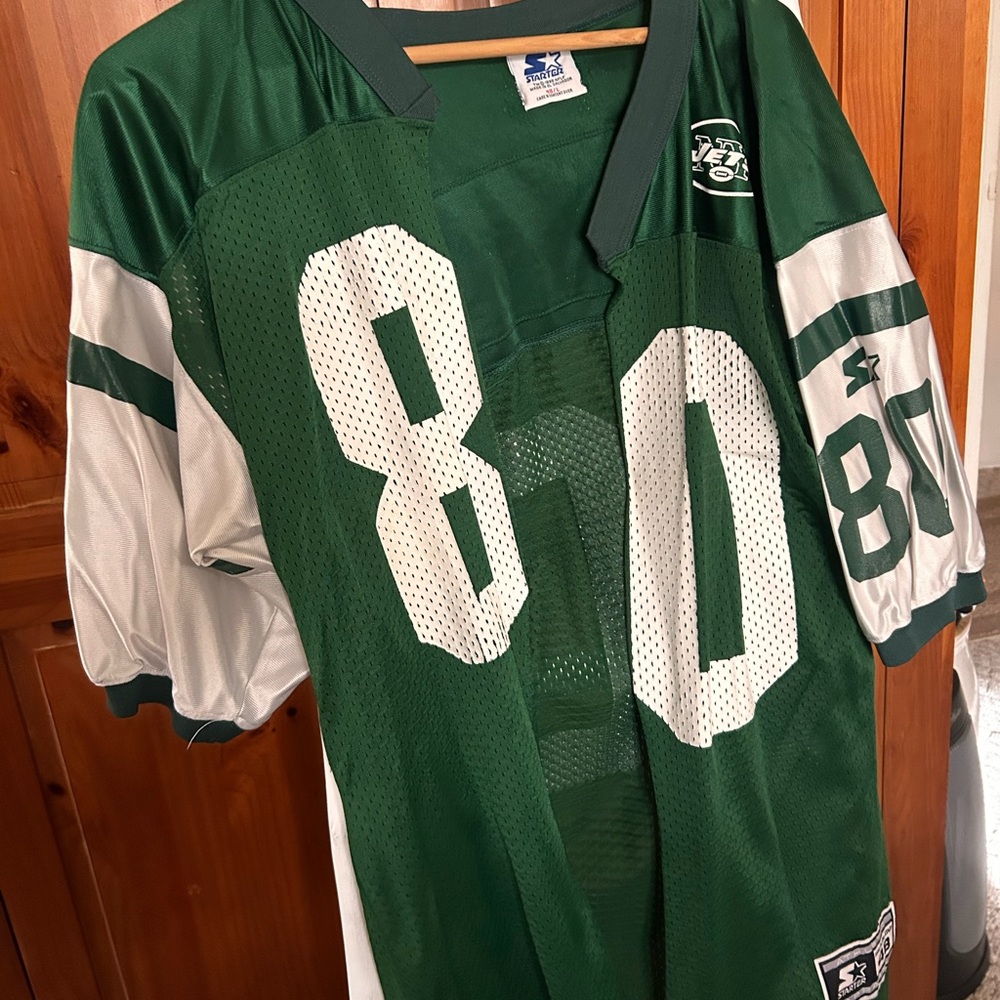 Vintage jets jersey. Cut down the middle to be open.